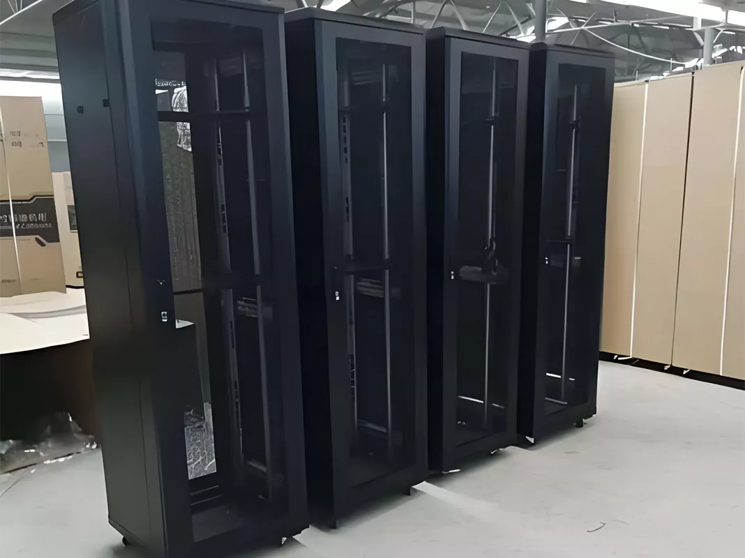 Arvutiruumi võrgukapp